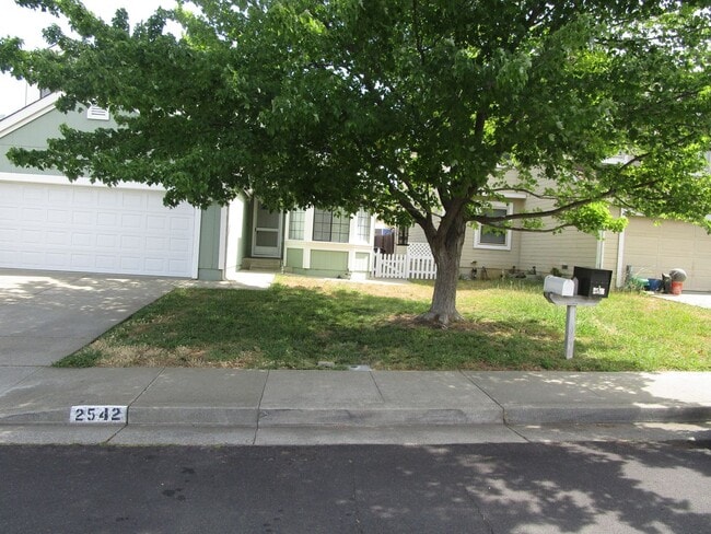 property at 2542 Vista Grande