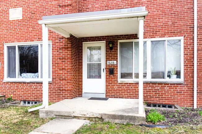 1662 Elmwood Ave in Columbus, OH - Building Photo - Building Photo