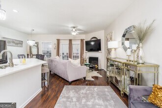2449 Suwanee Pointe Dr in Lawrenceville, GA - Building Photo - Building Photo