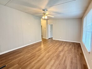 4512 Spring Hill Rd in Timmonsville, SC - Building Photo - Building Photo