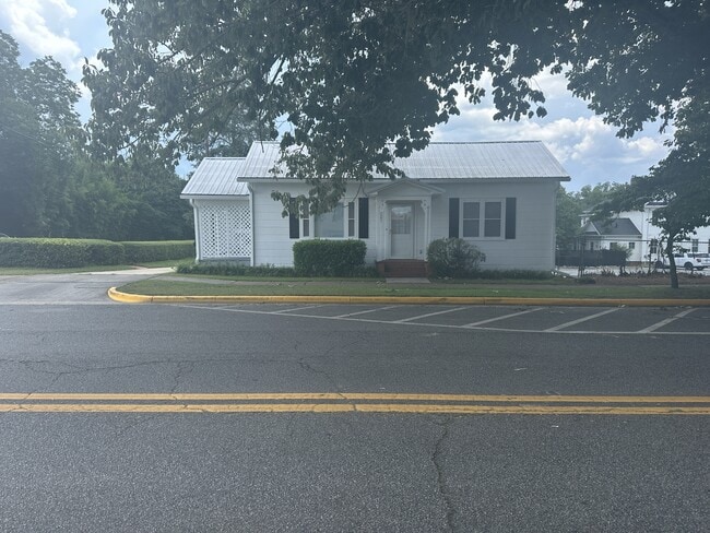 property at 221 E Franklin St
