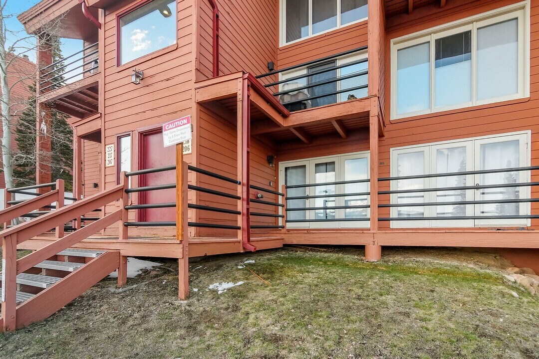 91200 Ryan Gulch Rd in Silverthorne, CO - Building Photo