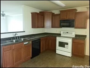 1101 Yarrow Dr in North Little Rock, AR - Building Photo - Building Photo