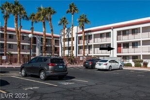 1381 E University Ave. in Las Vegas, NV - Building Photo
