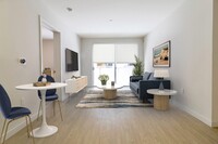 Seventh West Apartments in Santa Monica, CA - Building Photo - Building Photo