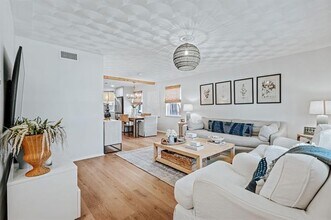 10642 Mapleridge Dr in Dallas, TX - Building Photo - Building Photo