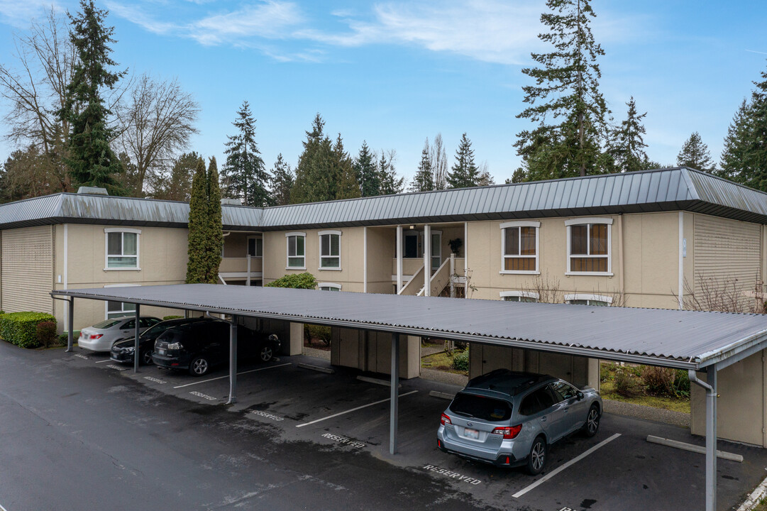 Towne Square Condominiums in Bellevue, WA - Building Photo