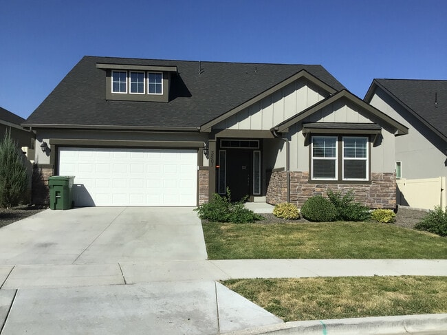 property at 3501 S Bartlett Ave