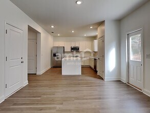 78 Hickory Ct in Dallas, GA - Foto de edificio - Building Photo