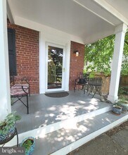 855 N Larrimore St in Arlington, VA - Building Photo - Building Photo