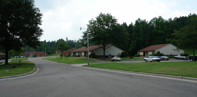 Hickory Hill Apartments in Fayetteville, NC - Building Photo - Building Photo