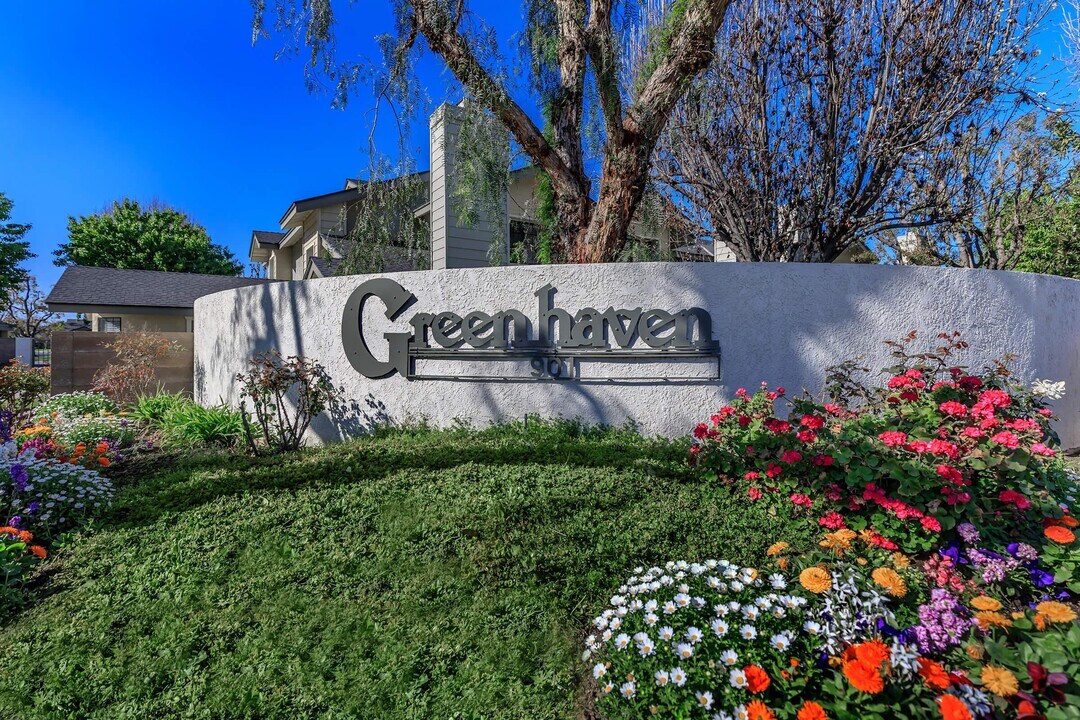 Greenhaven Apartment Homes in Bakersfield, CA - Building Photo