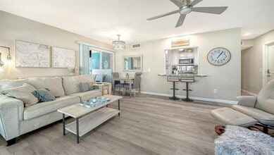 712 White Pine Tree Rd in Venice, FL - Building Photo - Building Photo