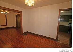 27 Ravenwood Ave in Rochester, NY - Building Photo - Building Photo