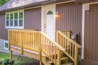 141 Engles Rd in Oswego, NY - Building Photo - Building Photo