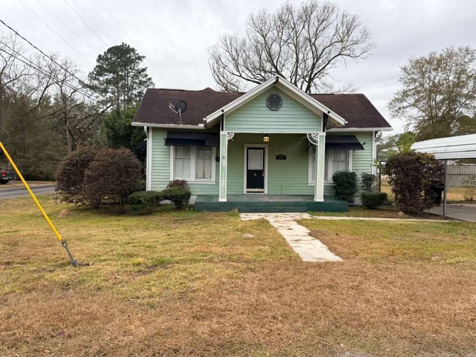 150 Pecan St in Kountze, TX - Building Photo