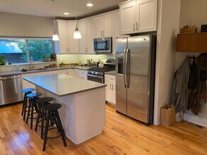 118 W Laurel St, Unit 2 in Philadelphia, PA - Building Photo - Building Photo