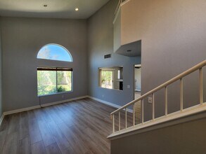 7400 Stoney Shore Dr in Las Vegas, NV - Building Photo - Building Photo