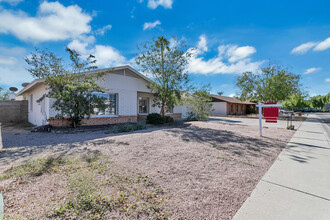 4415 E Joan De Arc Ave in Phoenix, AZ - Building Photo - Building Photo