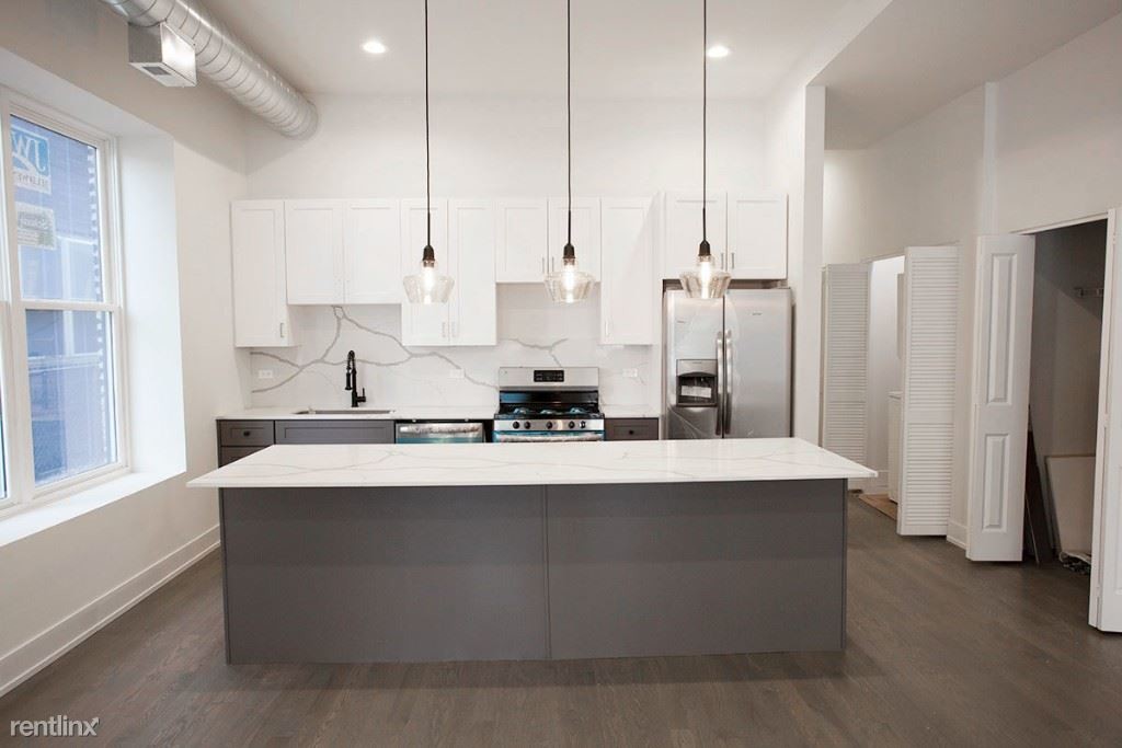837 N Wolcott Ave-Unit -Apt 1 in Chicago, IL - Building Photo