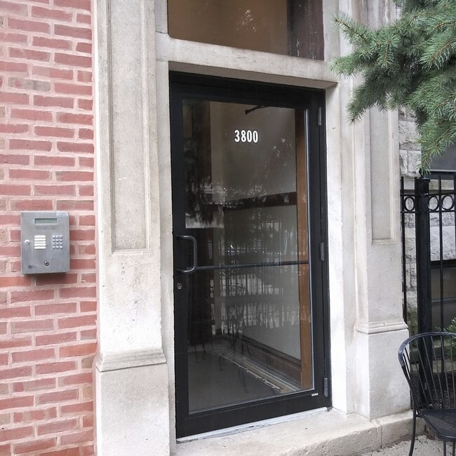 3800 N Wilton Ave in Chicago, IL - Building Photo - Building Photo