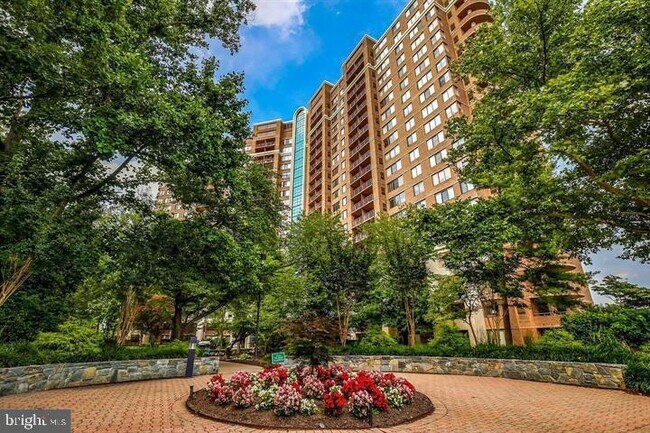 property at 10101 Grosvenor Pl