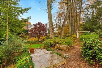 120 Savannah Estates Dr in Atlanta, GA - Building Photo - Building Photo