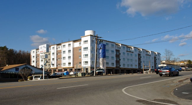 Patuxent Square Apartments in Laurel, MD - Foto de edificio - Building Photo