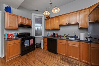 3350 N Sheffield Ave, Unit # 02 in Chicago, IL - Building Photo - Building Photo
