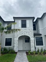 13332 SW 287th Ter, Unit 312 in Homestead, FL - Building Photo