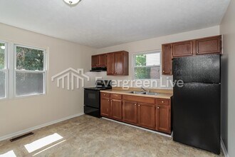 2027 Highland Ave in Cincinnati, OH - Building Photo - Building Photo