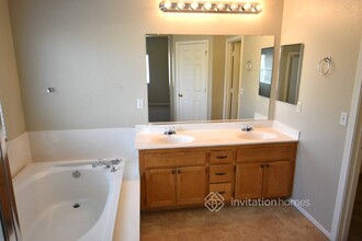 9409 Stone Springs Dr in Elk Grove, CA - Building Photo - Building Photo