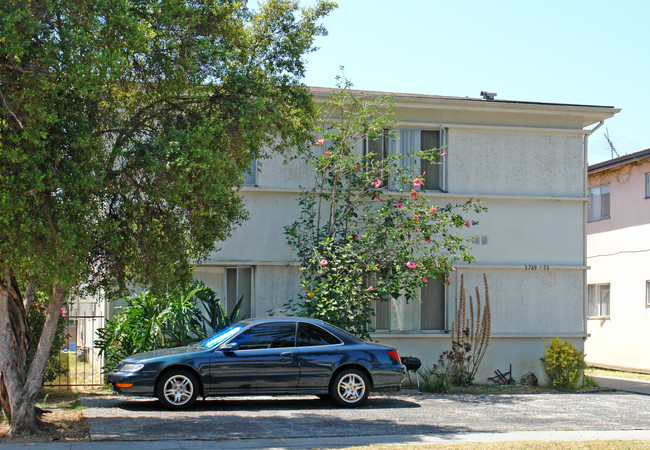 3749-3753 Westwood Blvd in Los Angeles, CA - Foto de edificio - Building Photo