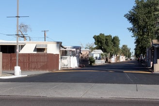 Flamingo Mobile Home Park in Glendale, AZ - Building Photo - Building Photo