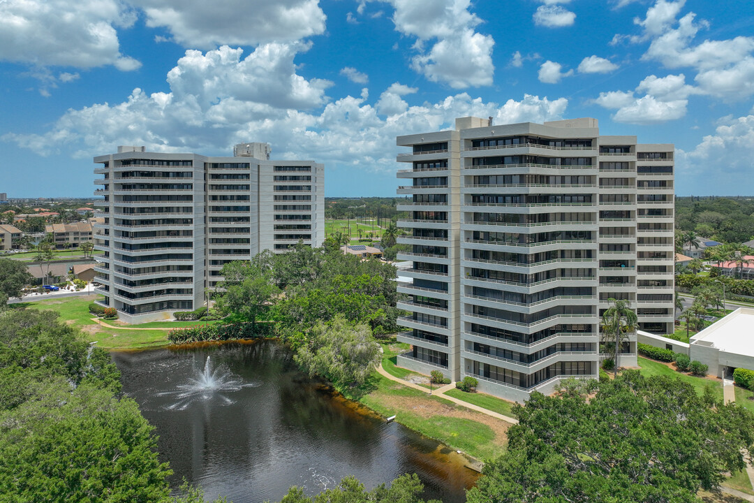 Pelican Bay Condominiums B in Gulfport, FL - Building Photo