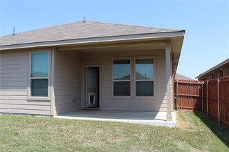 6260 Weaving Loom Wy in Fort Worth, TX - Building Photo - Building Photo