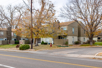 Florida Park Condominiums in Lakewood, CO - Building Photo - Building Photo