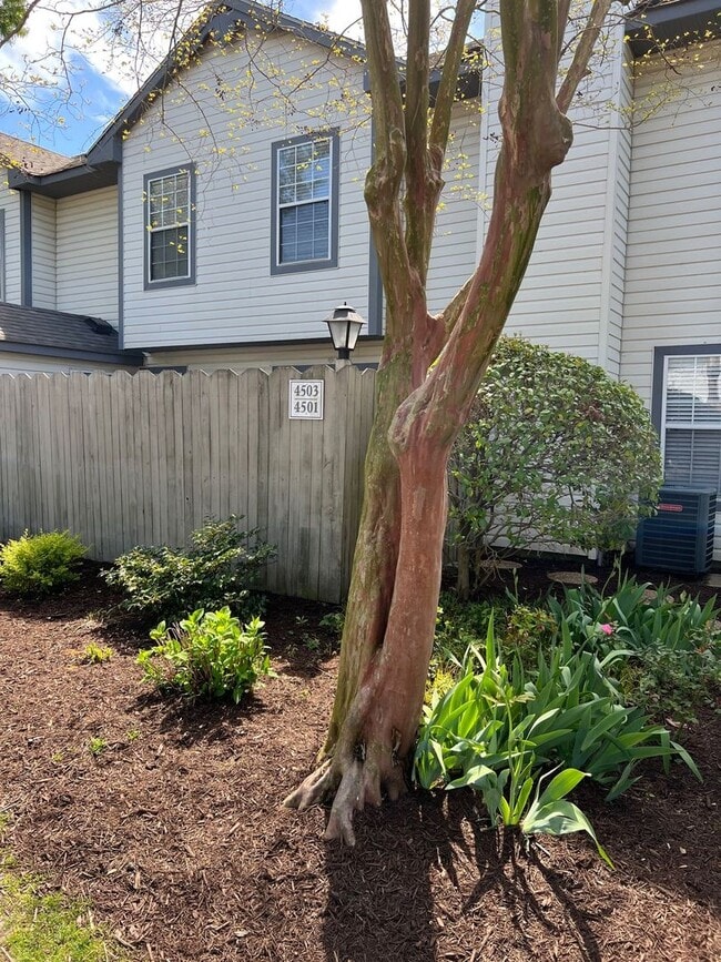 property at 4501 Indies Ct