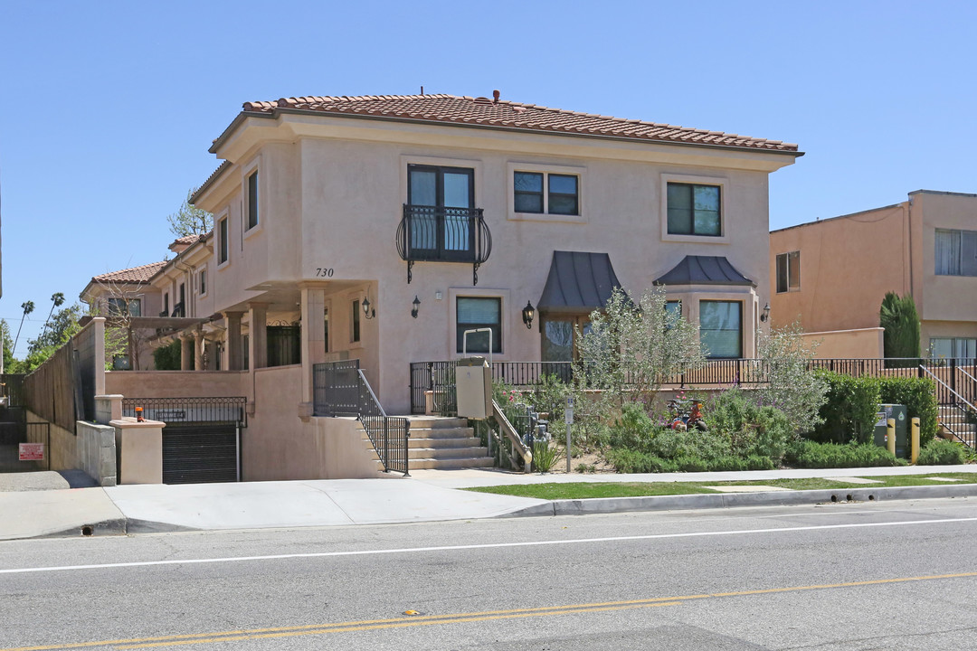 730 S Marengo Ave in Pasadena, CA - Foto de edificio