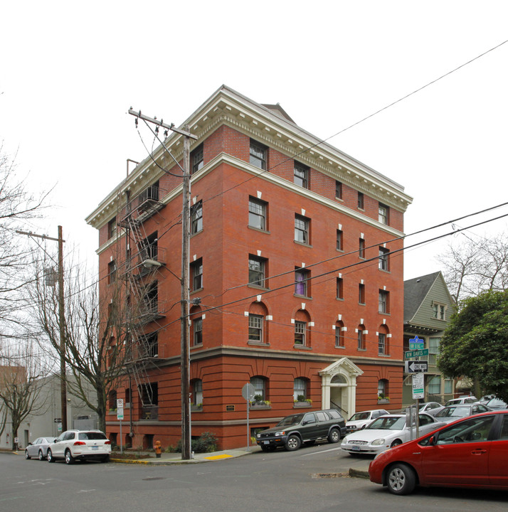 King Davis Condos in Portland, OR - Building Photo