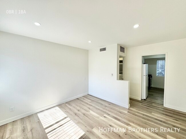 475 E Foothill Blvd