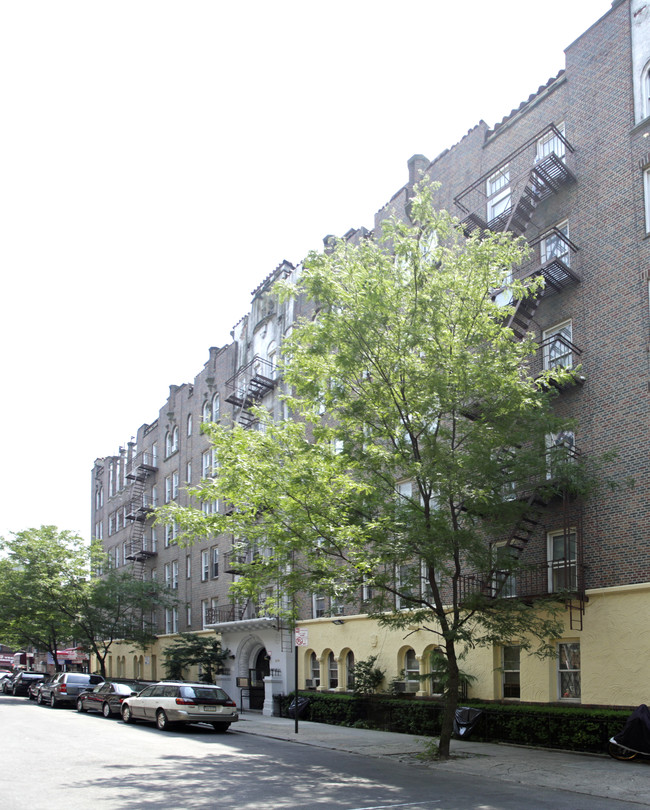 2100 Beekman Pl in Brooklyn, NY - Foto de edificio - Building Photo