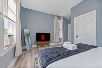 2413 Kenton St in Cincinnati, OH - Building Photo - Building Photo