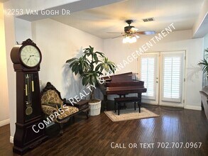 2253 Van Gogh Dr in Henderson, NV - Building Photo - Building Photo