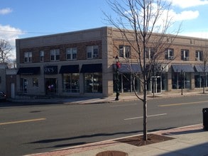 434-440 White Plains Rd in Eastchester, NY - Building Photo - Building Photo