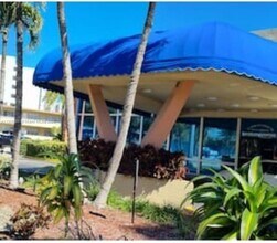 26 Diplomat Pkwy in Hallandale Beach, FL - Foto de edificio - Building Photo