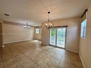 10800 NW 88th Terrace, Unit 218 in Doral, FL - Building Photo - Building Photo