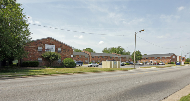 Crossroads Landing East