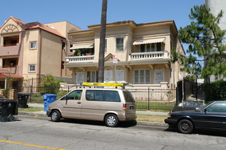 830 S New Hampshire Ave in Los Angeles, CA - Building Photo - Building Photo