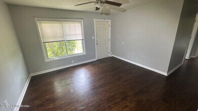 6109 Price Ln Rd in Louisville, KY - Building Photo - Building Photo